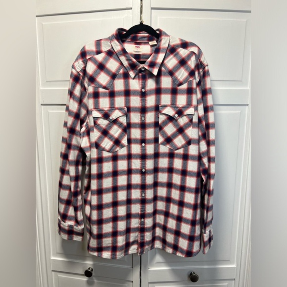 EUC Men's LEVI'S Red, White & Blue Plaid Button-Up Shirt